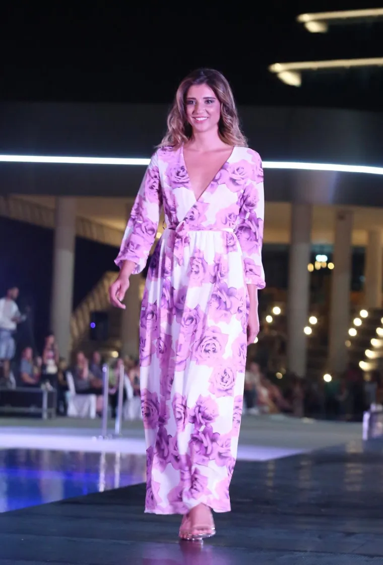 LIJEPA ENI ŠUKUNDA PREDALA KRUNU: Nova Miss hrvatske dijaspore je zanosna Tihana Babij iz Beča