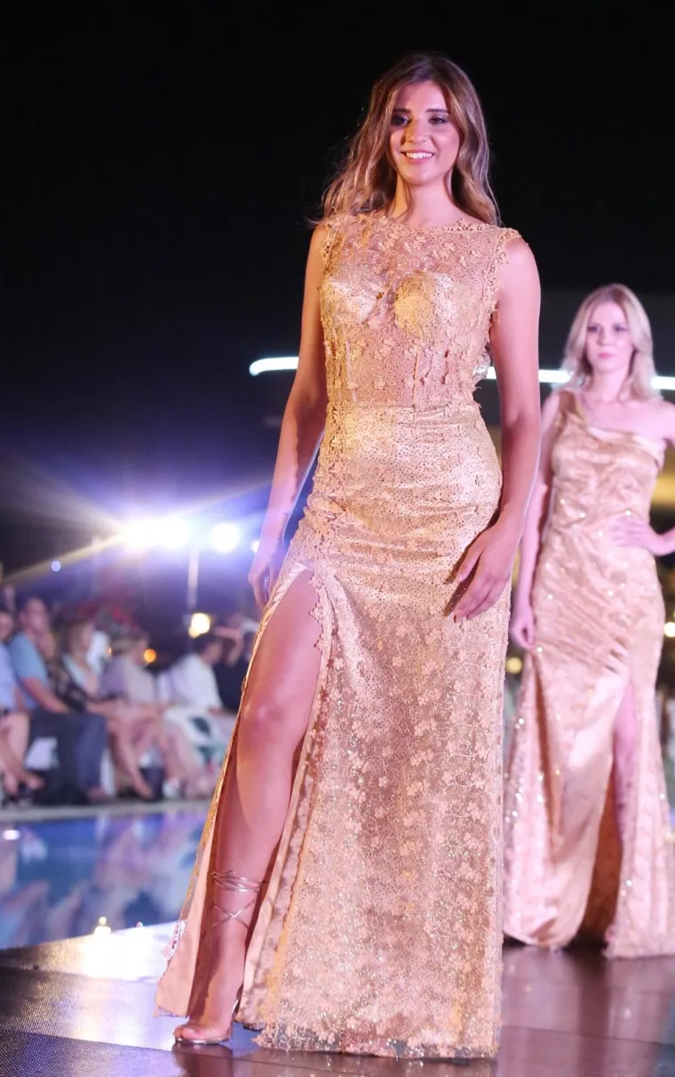 LIJEPA ENI ŠUKUNDA PREDALA KRUNU: Nova Miss hrvatske dijaspore je zanosna Tihana Babij iz Beča