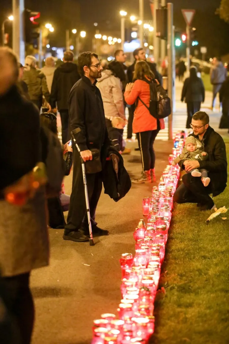 Paljenje svijeća u Zagrebu