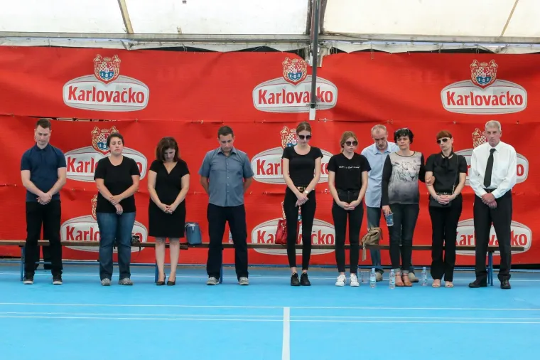 KOMEMORACIJA TRAGIČNO PREMINULIMA CAPARU I KADRNKI: Junaci Futsal Dinama nikad neće biti zaboravljeni