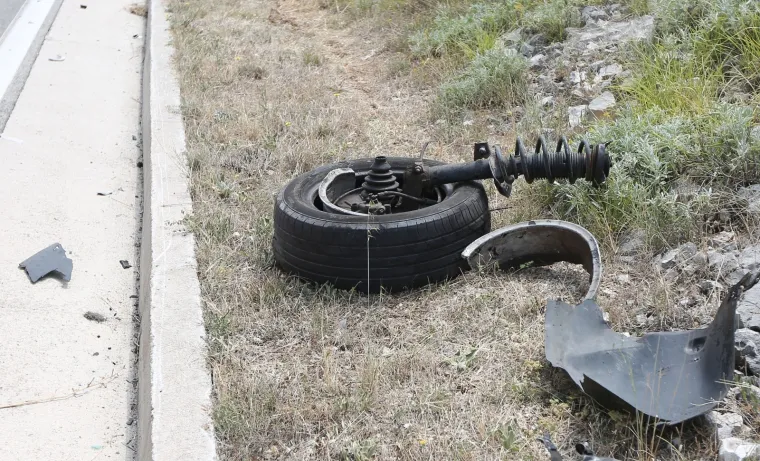 SEDAM OSOBA ZAVRŠILO U ŠIBENSKOJ BOLNICI: Lančani sudar četiri automobila kod Tišnjanske Dubrave