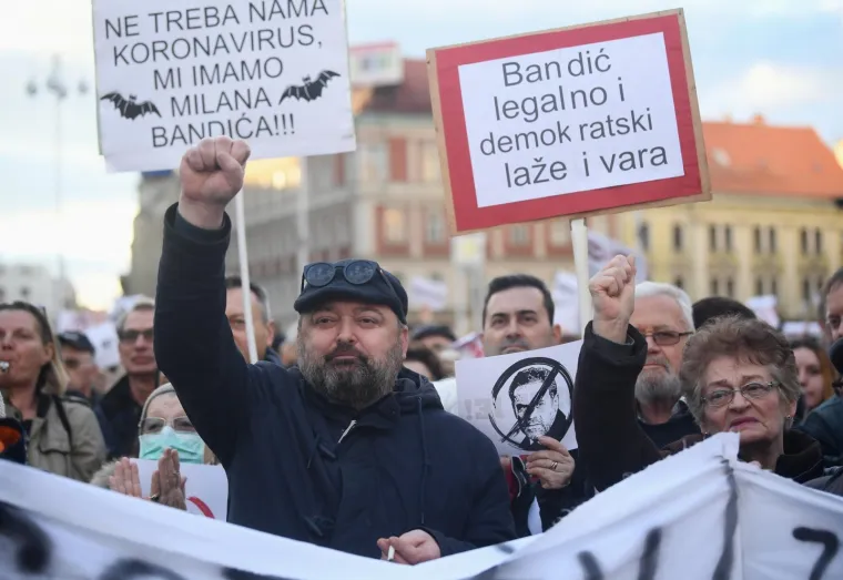 VELIKI PROSVJED PROTIV MILANA BANDIĆA U SRCU ZAGREBA: Građani mu svašta poručili: 'Miki bit ćeš novi gradonačelnik Remetinca'