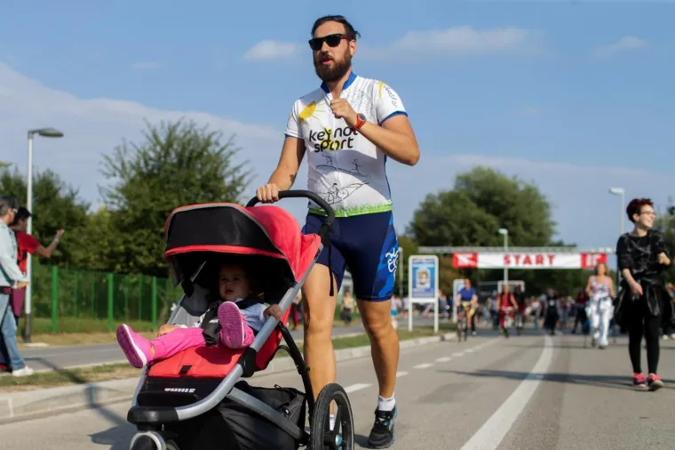 19. TERRY FOX RUN U ZAGREBU: Pet tisuća ljudi trčalo, hodalo, rolalo i bicikliralo  na Jarunu