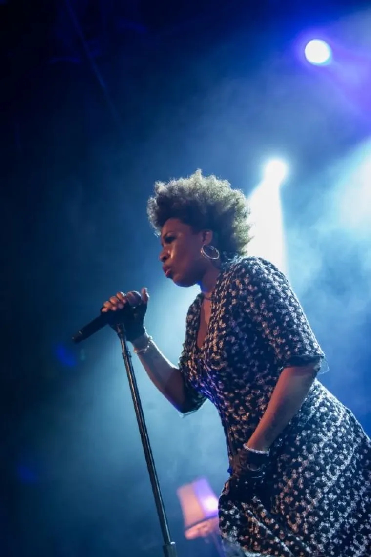 NIJE ODUŠEVILA: Pogledajte kako je bilo sinoć na koncertu slavne Macy Gray