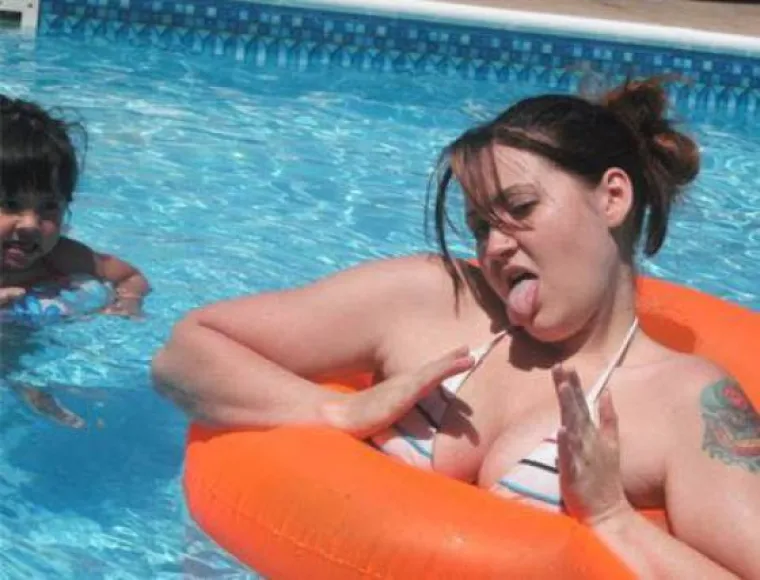 AKO DOBIJEM 20 LAJKOVA, NEĆU ABORTIRATI! Neke 'mame' bi pod hitno trebalo strpati u bolnicu