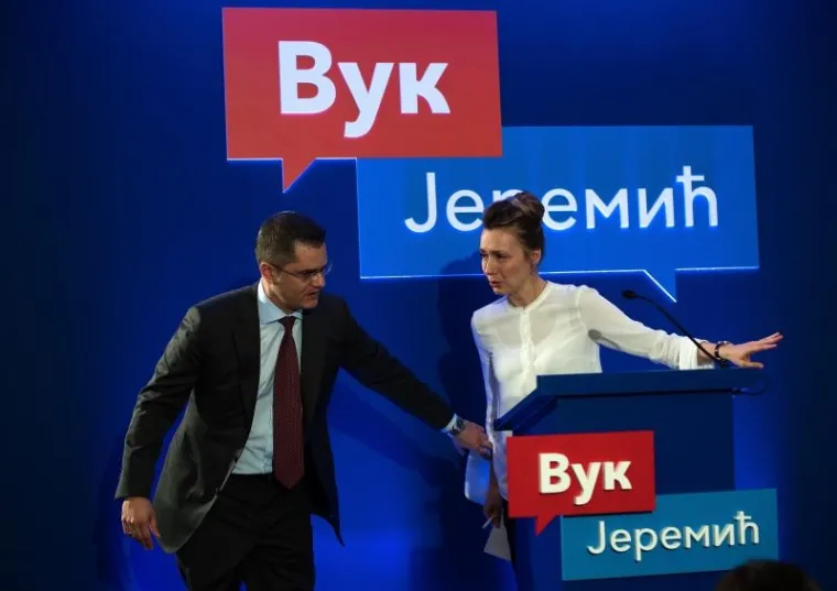 U priopćenju ju je SNS optužila da "upravlja cjelokupnim narko tržištem u Srbiji".