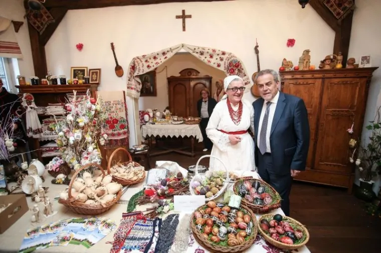 NACIONALNE MANJINE I KUD-ovi GRADA ZAGREBA: Otvorena izložba uskrsnih pisanica i običaja