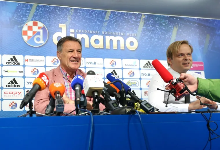 Na stadionu Maksimir javnosti se obratio savjetnik GNK Dinama Zdravko Mamić.