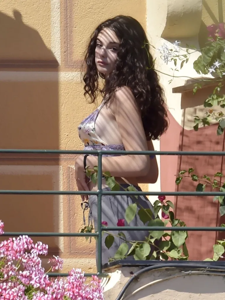 Mislili smo da Monicu Bellucci nijedna neće skinuti s trona, a onda je njezina kći odrasla: Dugo ju je krila od svijeta, ali više ne ide