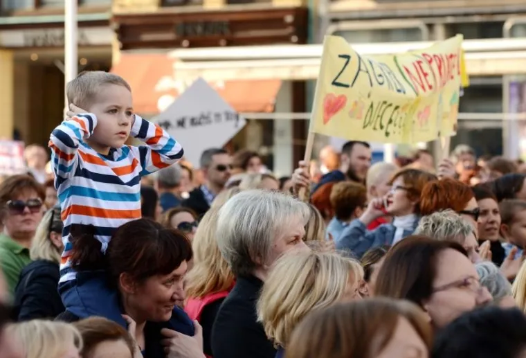 Veliki prosvjed teta u vrtićima