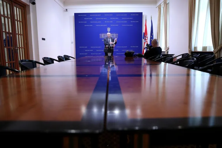 ŽELJKO SAM NA SVIJETU: Saborski izvjestitelji zbog groznih uvreda bojkotirali Glasnovićevu konferenciju