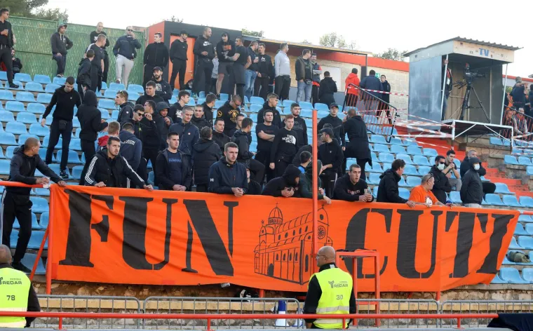 Jeste li skužili što je napravila Torcida kad su igrači Hajduka došli do njih? Ovo se nije vidjelo na TV-u