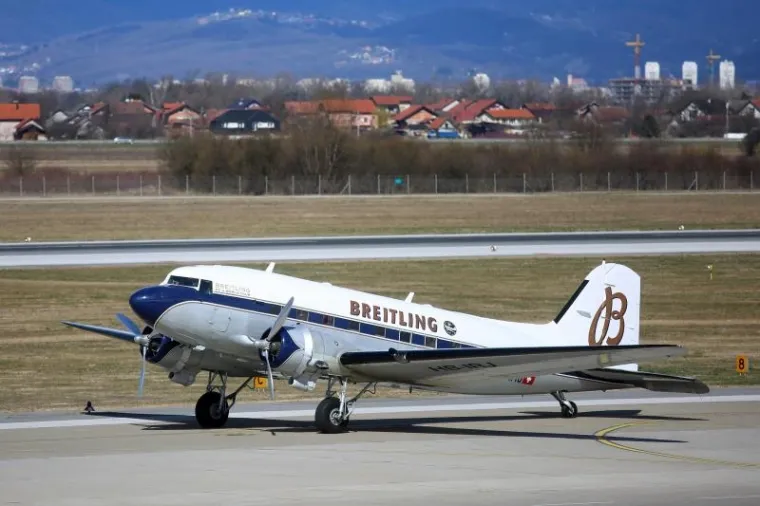 NA PLESO SLETIO KULTNI ZRAKOPLOV JAMESA BONDA: Slavni Douglas DC-3 krenuo na svjetsku turneju