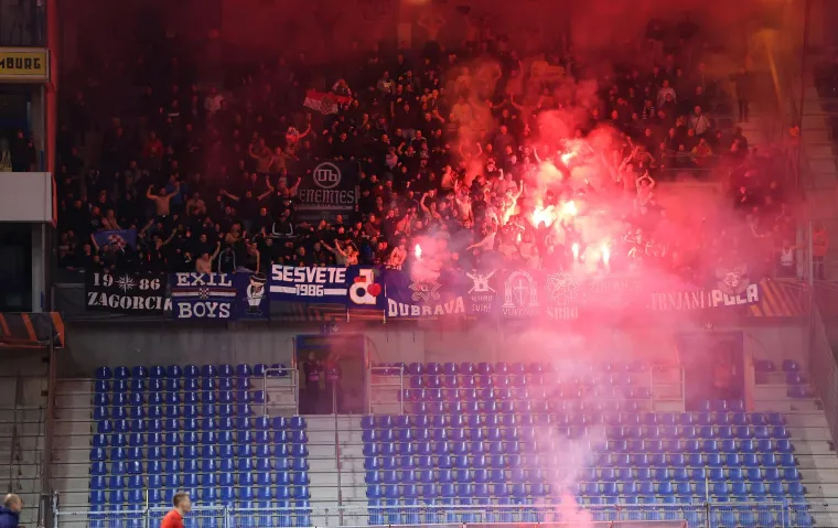 Dinamo dobio još jednu lošu vijest, u Maksimirsku 128 stigla 'čestitka' od Uefe, piromanska fešta navijača stigla na naplatu