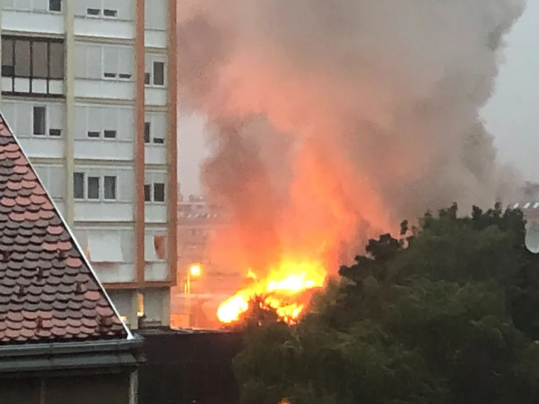 Požar u Zagrebu: Gori kod Zapadnog kolodvora