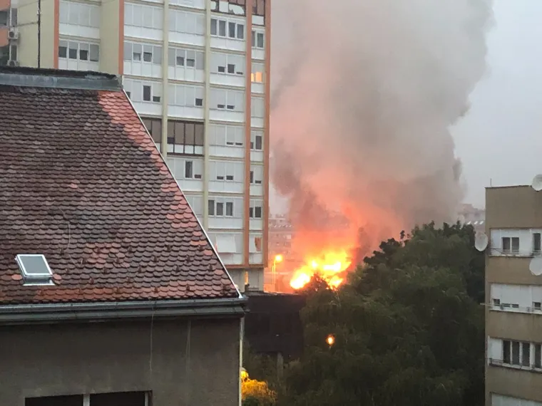 Požar u Zagrebu: Gori kod Zapadnog kolodvora