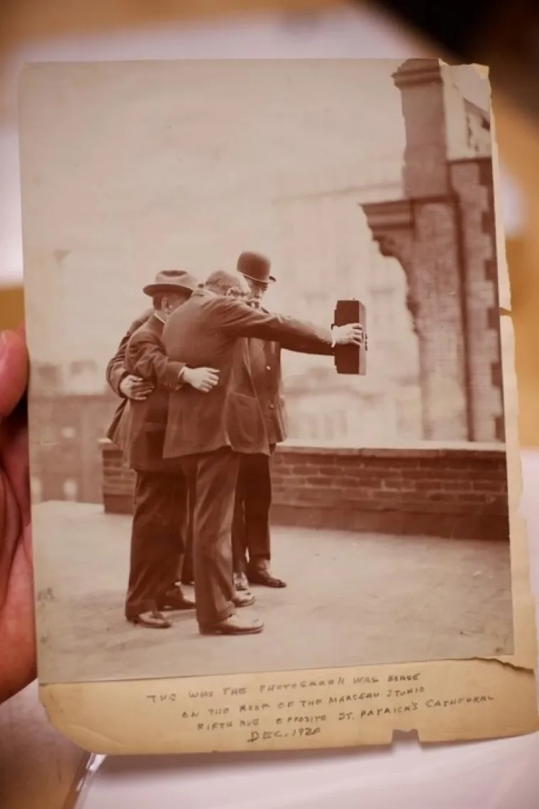 Grupni selfie - Joseph Byron, 1920.