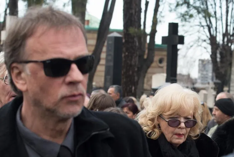 Srbija se oprostila od velikana Dragana Nikolića
