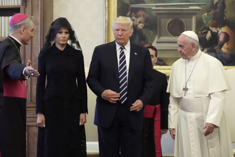 Papa i Trump susreli se u Vatikanu, pogledajte kako su bile odjevene Melania i Ivanka