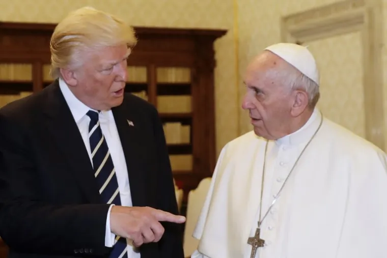 Papa i Trump susreli se u Vatikanu, pogledajte kako su bile odjevene Melania i Ivanka