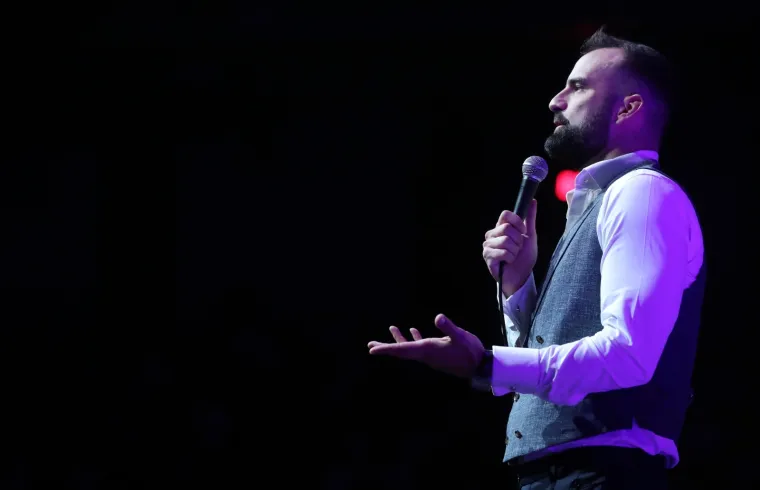IVAN ŠARIĆ ODUŠEVIO DOM SPORTOVA: Pogledajte kako je izgledao nastup za pamćenje poznatog komičara