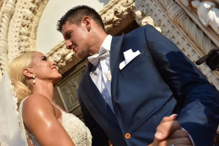 UDALA SE ANTONIJA: Prekrasna Mišura zablistala u vjenčanici