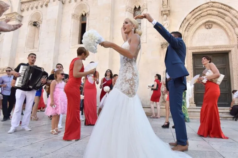 UDALA SE ANTONIJA: Prekrasna Mišura zablistala u vjenčanici