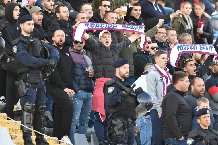 Pogledajte kakav je vatreni rođendanski 'show' napravila Torcida i kakvu su poruku poslali s tribina