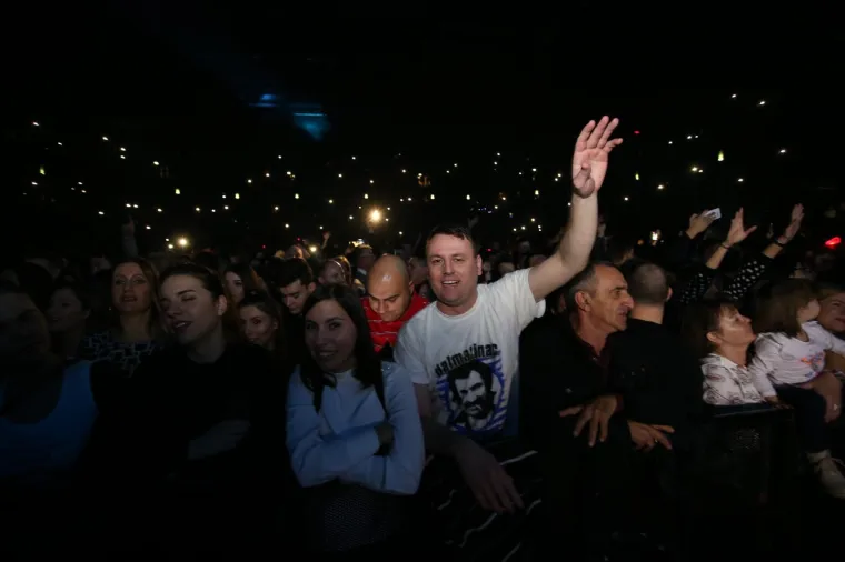 MIŠO KOVAČ RASPAMETIO 12.000 OBOŽAVATELJA: U prepunoj Spaladium Areni održao koncert za pamćenje
