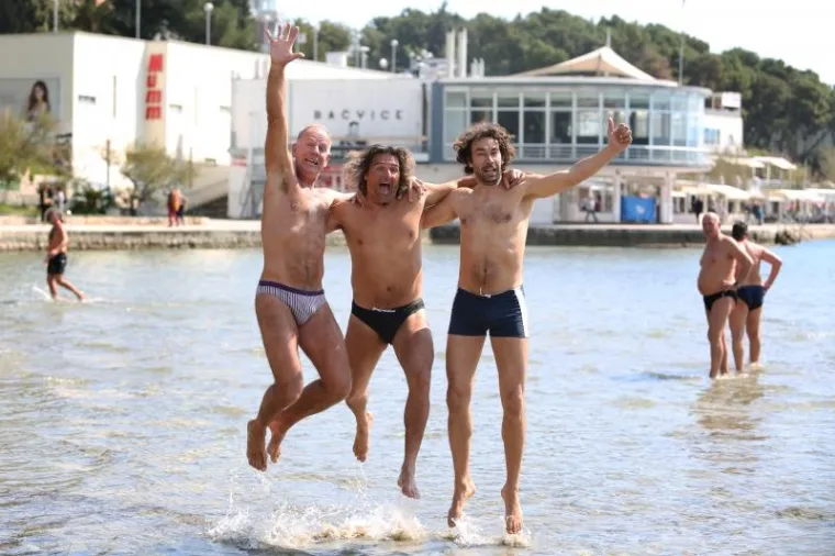 EVO ŠTO SU SUNCE ČINI: Pogledajte kako je danas bilo na splitskim Bačvicama