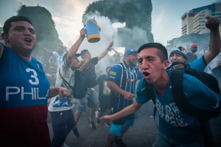 DIEGO JE ARGENTINA: Žestoki prosvjedi u Buenos Airesu; Tko je kriv za Maradoninu smrt?