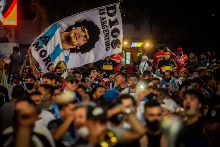 DIEGO JE ARGENTINA: Žestoki prosvjedi u Buenos Airesu; Tko je kriv za Maradoninu smrt?