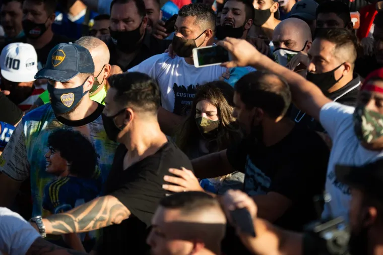 DIEGO JE ARGENTINA: Žestoki prosvjedi u Buenos Airesu; Tko je kriv za Maradoninu smrt?