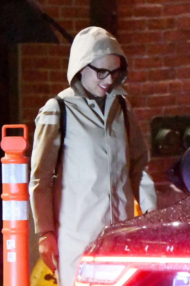 JE LI MOGUĆE DA JE TO ONA? Prekrasnu Scarlett Johansson 'uhvatili' u izdanju kojeg se grozi svaka žena