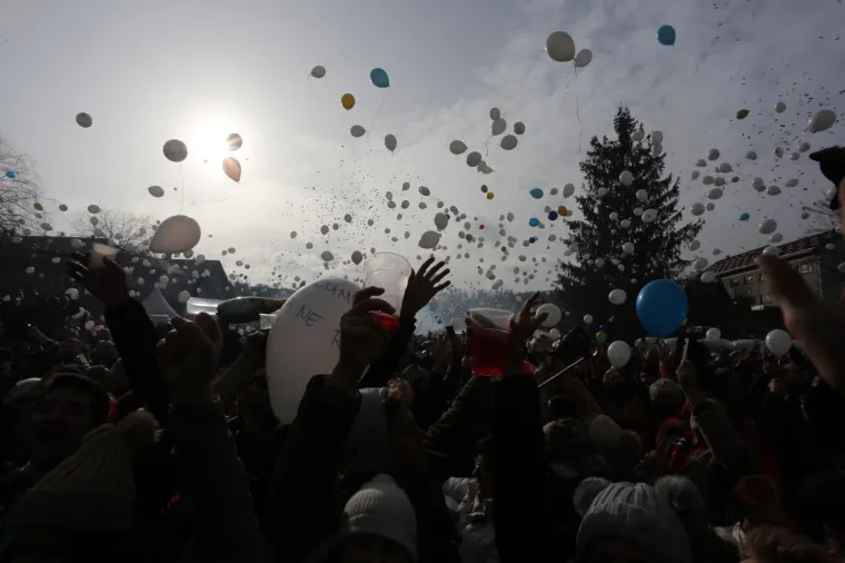 Docek Nove godine u podne u centru Fuzina docekalo je nekolko tisuca posjetilaca.Photo: Goran Kovacic/PIXSELL