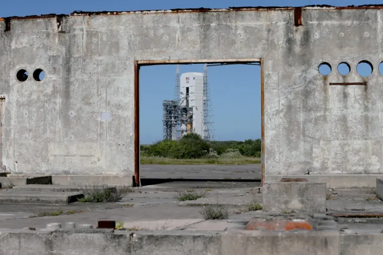Apollo 4 