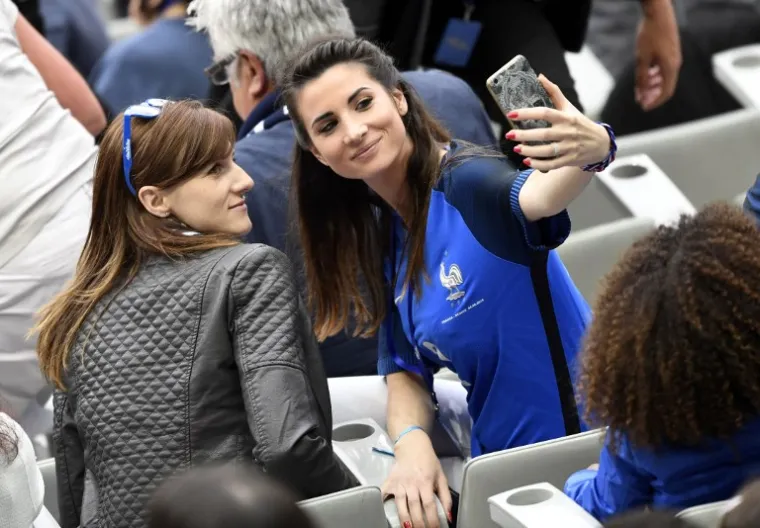 NAJLJEPŠI DIO EURA: Svi su gledali kako ove ljepotice zauzimaju svoja mjesta na Stade de Franceu