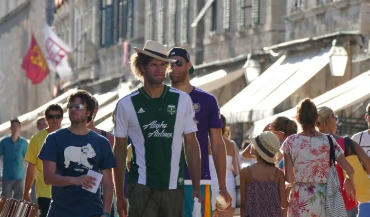 ŠETNJA STRADUNOM: Slavni blizanci posjetili Dubrovnik