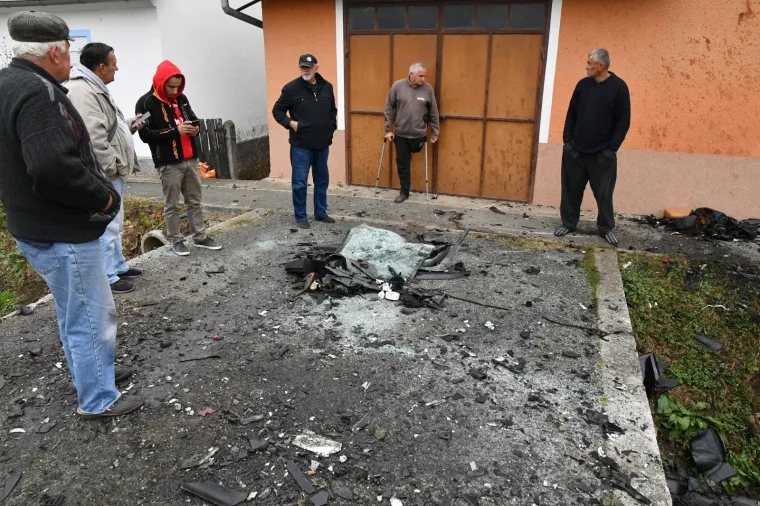 JEZIVE FOTOGRAFIJE S MJESTA NESREĆE U KOJOJ SU POGINULA DVOJICA MLADIĆA: Svemu je kumovala brzina?