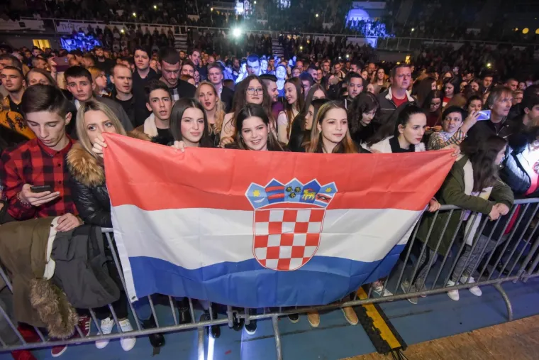 GRDOVIĆ NA KONCERTU PRIČAO O INCIDENTU S POLICIJOM: Proslavio 40 godina karijere i narugao se na vlastiti račun