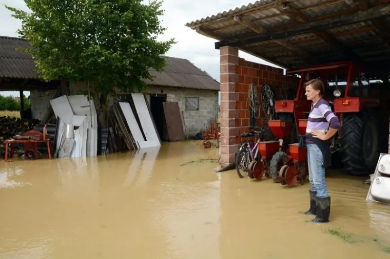 Obilna kiša opet izazvala poplave u Lekeniku i Pešćenici