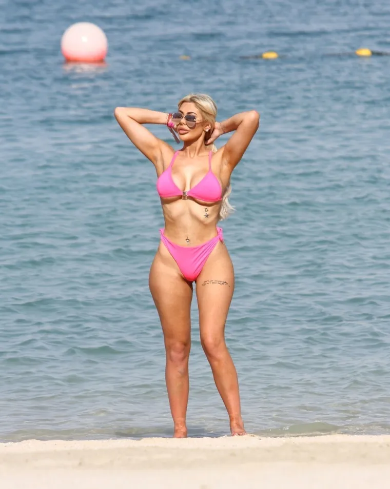 BILA JE GLAVNA ATRAKCIJA NA PLAŽI: Reality zvijezda u minijaturnom bikiniju ponosno pokazivala zanosne obline