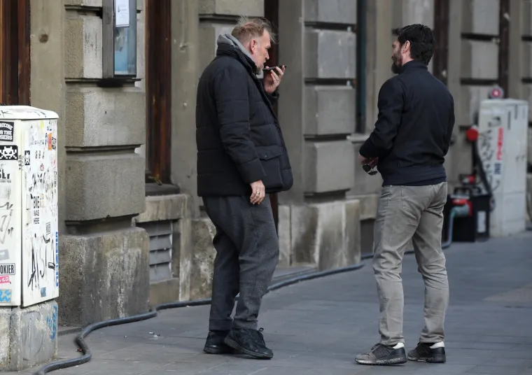 VELIKI ŽUTI JE POJAVA GDJE KOD SE POJAVI: Viđen je u Zagrebu u razgovoru s legendarnim napadačem