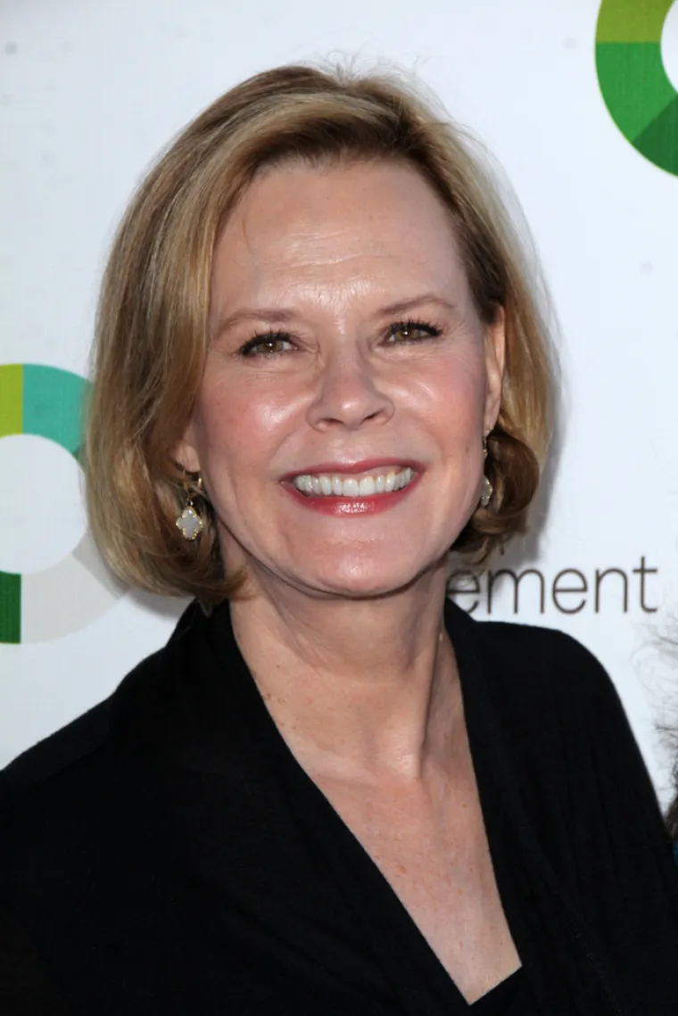 Glumica JoBeth Williams rođena je u Teksasu. Godine 1982. godine udala se za redatelja Johna Pasquina koji je režirao i gledanu seriju &quot;Roseanne&quot; te mnoge poznate holivudske filmove. Ova glumica odlučila je &quot;zapustiti&quot; svoju glumačku karijeru pa je tako postala predsjednica Zaklade Ceha filmskih glumaca.
