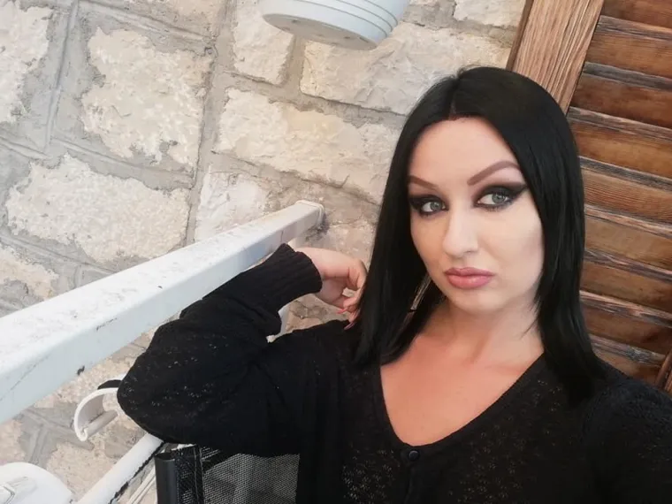 Claudia je svojedobno tražila posao u struci kozmetičara, ali ju je u planovima, između ostalog, omela i pandemija.