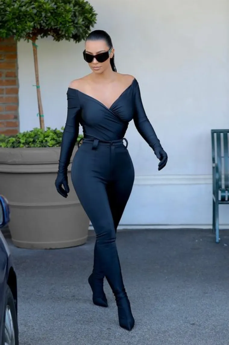 Usko, uže! Kratko, kraće! Nitko nas nije 'grijao' više od Kim Kardashian, ova izdanja bila su joj baš hot