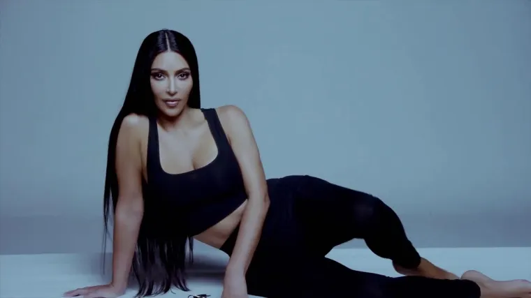 Usko, uže! Kratko, kraće! Nitko nas nije 'grijao' više od Kim Kardashian, ova izdanja bila su joj baš hot