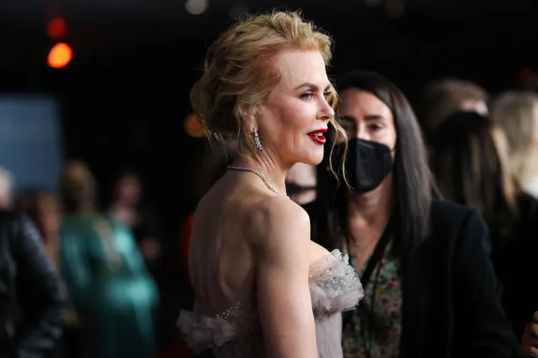 Što se dogodilo? Nicole Kidman prošetala velebnu haljinu, ali svi su joj s nevjericom gledali u lice