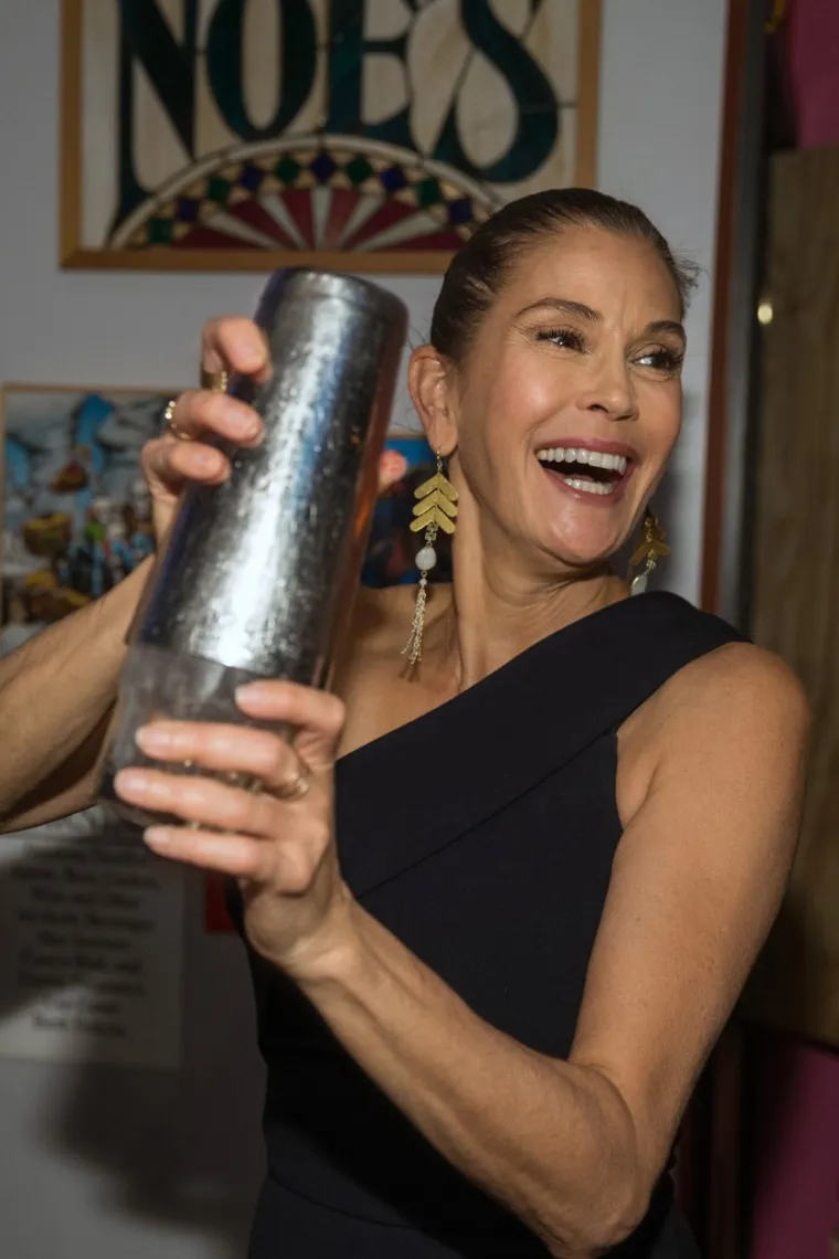 Emerson Tenney jedina je kćer Teri Hatcher koju ima iz drugog braka, s Jonom Tenneyjem. Prije godinu dana na svojim društvenim mrežama podijelila je fotografiju na kojoj je Emerson obranila svoj diplomski rad.