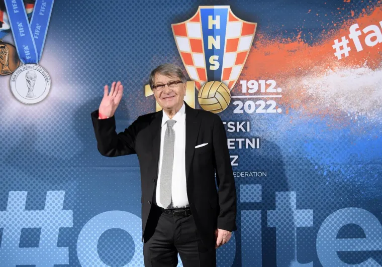 Ćiro Blažević glavna zvijezda premijere filma o sebi. Pogledajte koje su ga sve istinske legende došle pozdraviti